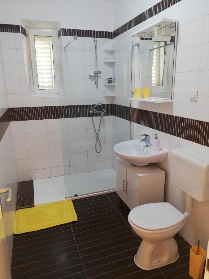 Yellow Room Guesthouse Дубровник Екстер'єр фото