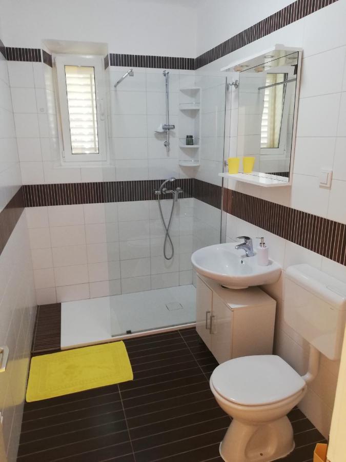 Yellow Room Guesthouse Дубровник Екстер'єр фото